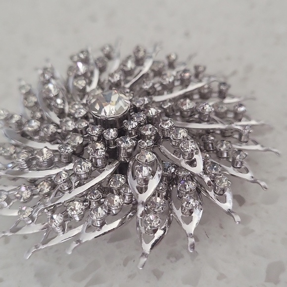Large Sunburst Pinwheel Rhinestone Brooch - Picture 3 of 5